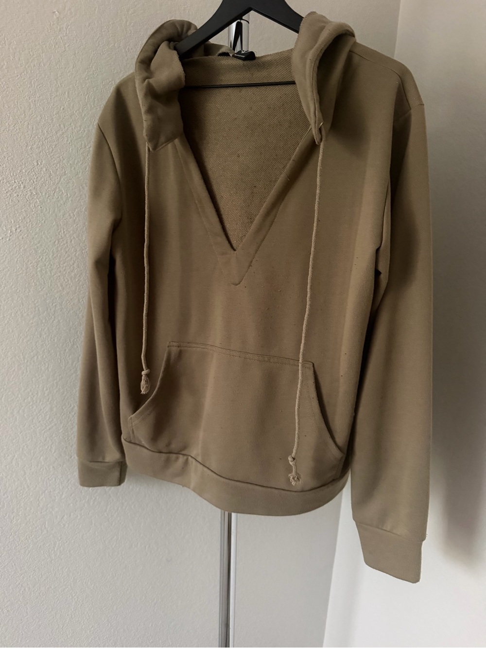 Windsor Women's V-Neck Hoodie Sweater in Khaki